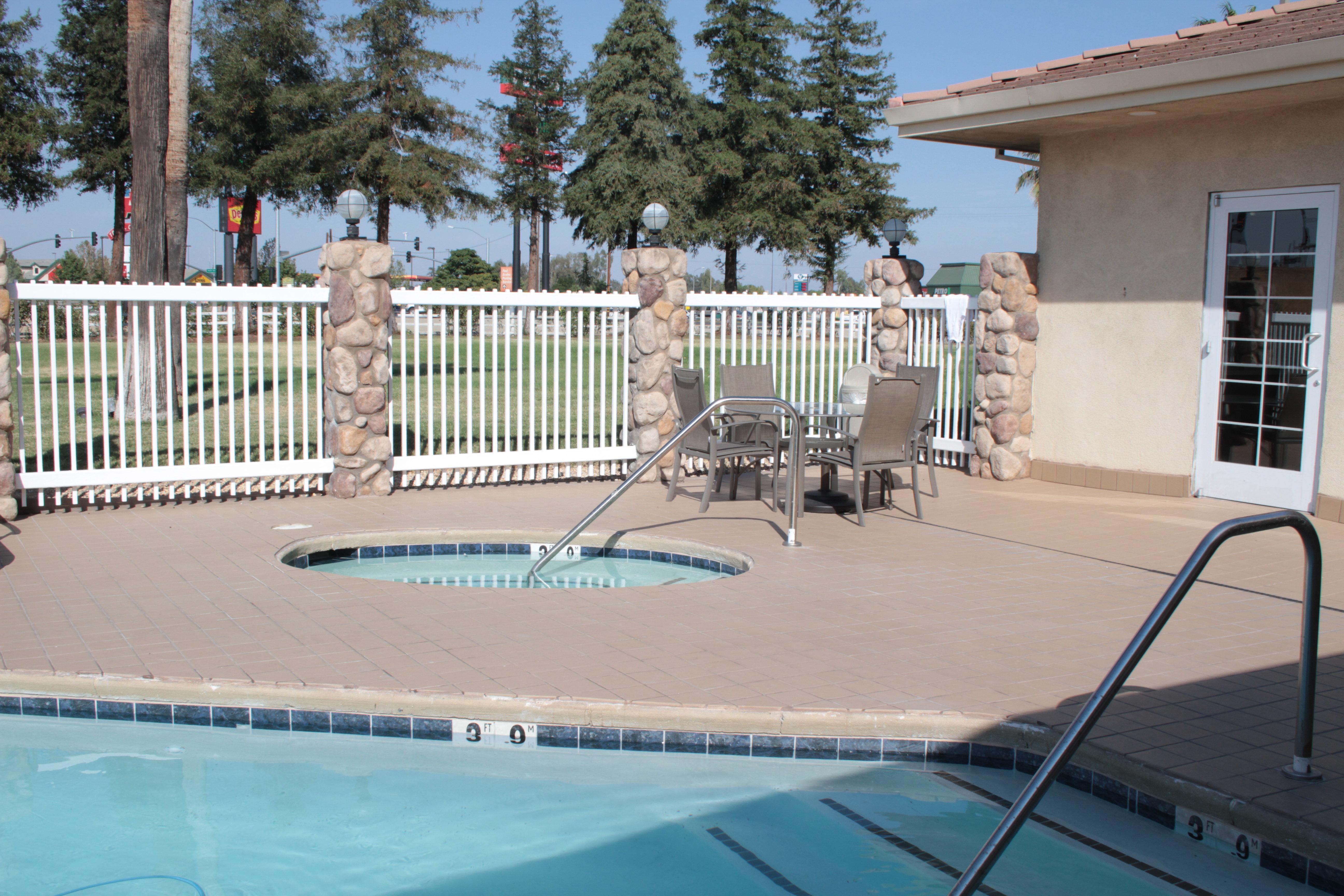 Holiday Inn Express Corning By Ihg Exterior foto