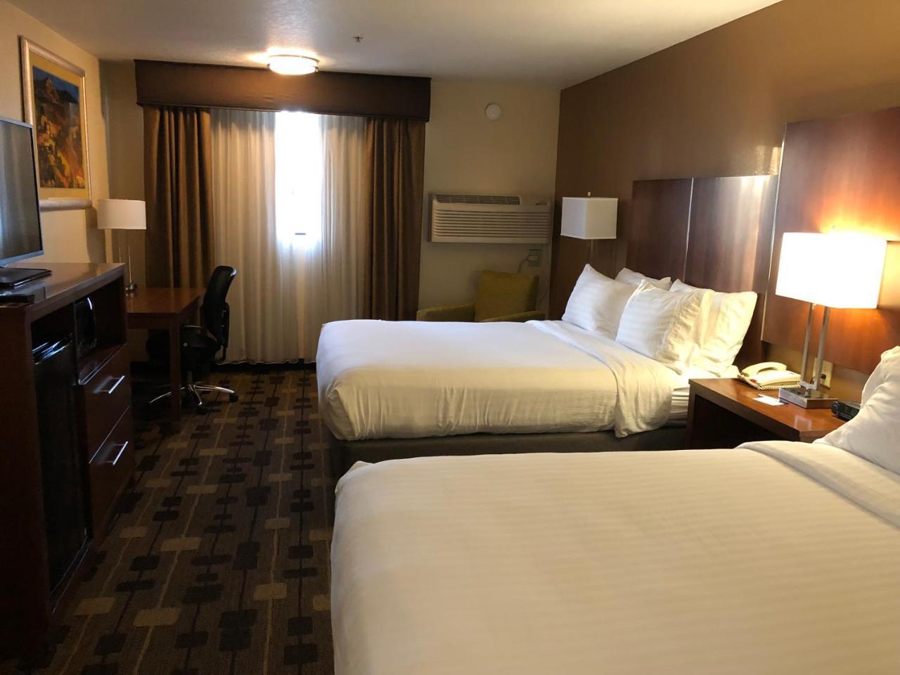 Holiday Inn Express Corning By Ihg Exterior foto